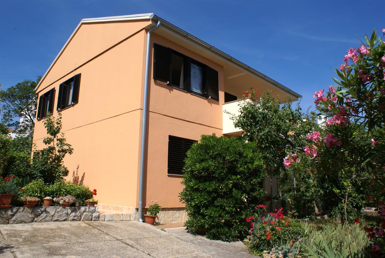 Apartment Ana M Krk Town Bagian luar foto