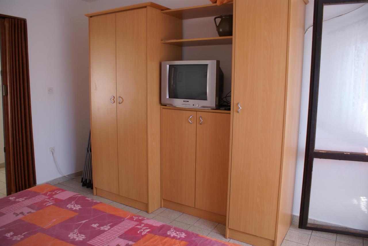 Apartment Ana M Krk Town Bagian luar foto