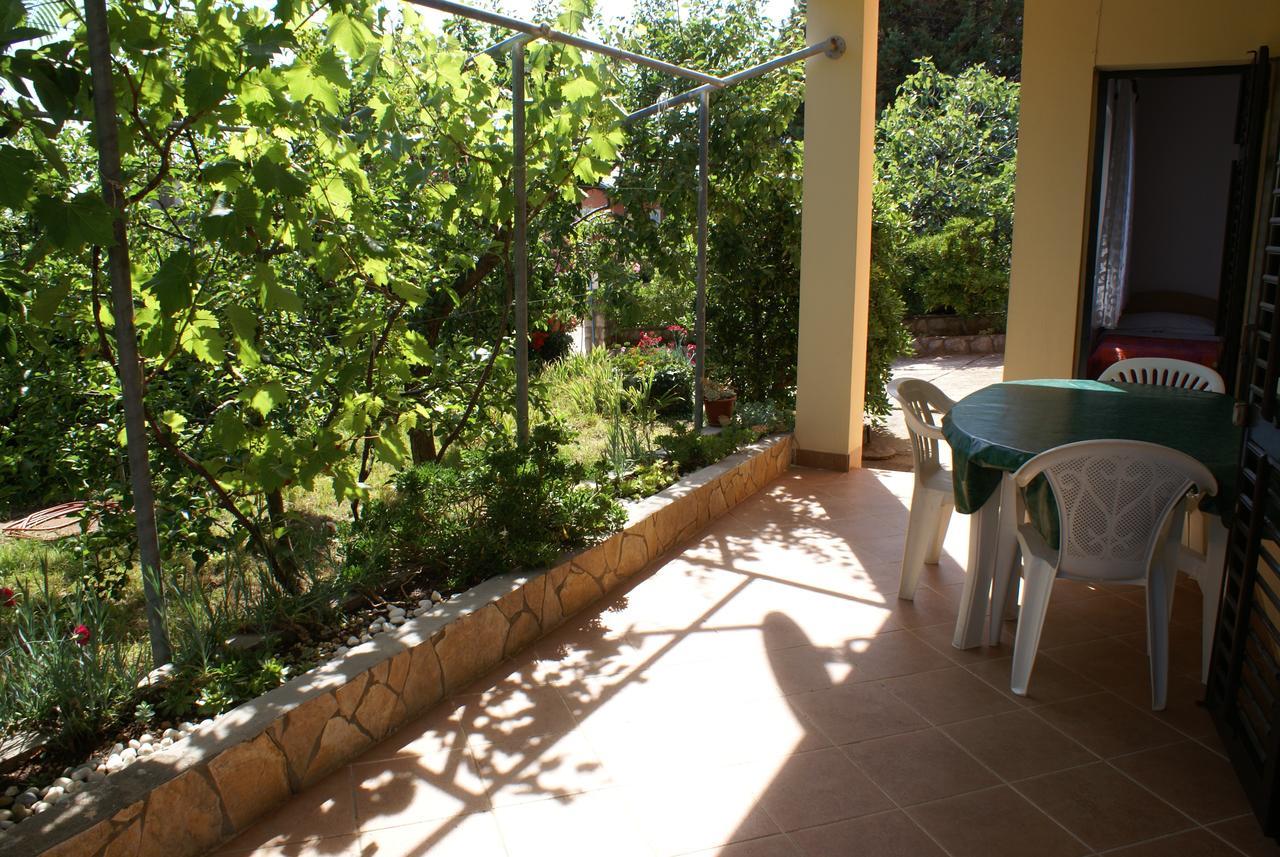 Apartment Ana M Krk Town Bagian luar foto